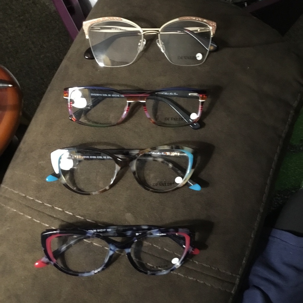 Divaldi women’s frames